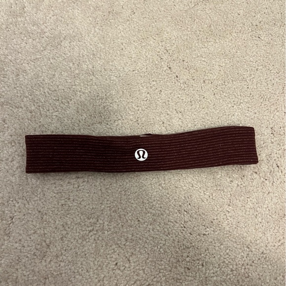 Lululemon headband NWOT - one size - Picture 1 of 4